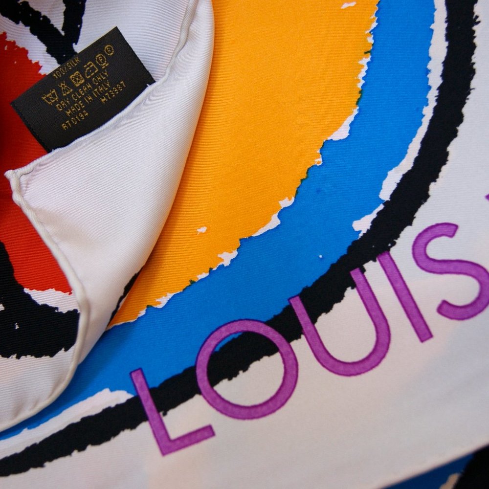 New Louis Vuitton Monogram Oversize Logo Off White Multicolor Silk Wrap Scarf - Picture 11 of 16